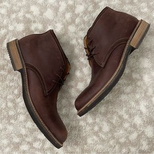 ECCO Men’s brown leather chukka boot size 8